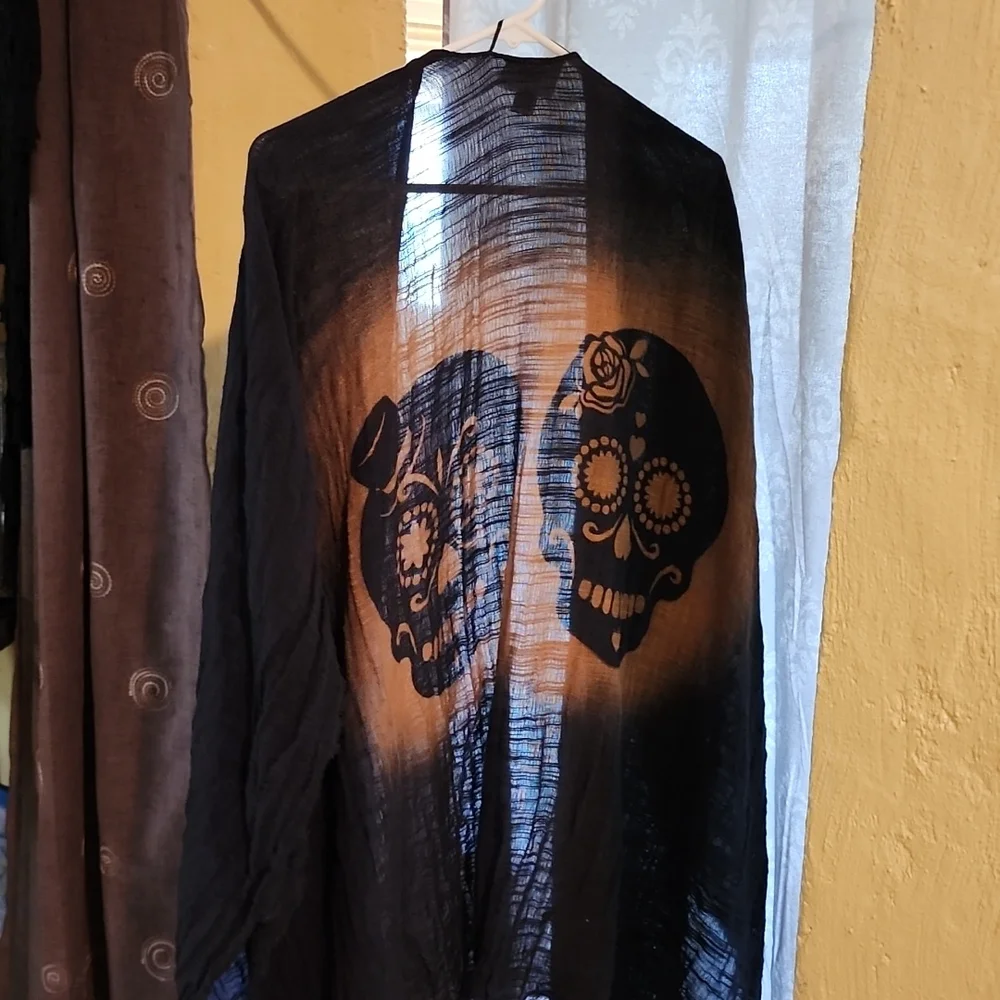 New Upcycled Bleach Stencil Vintage Thread Cotton Dia de las Muerte Shawl - Picture 2 of 5